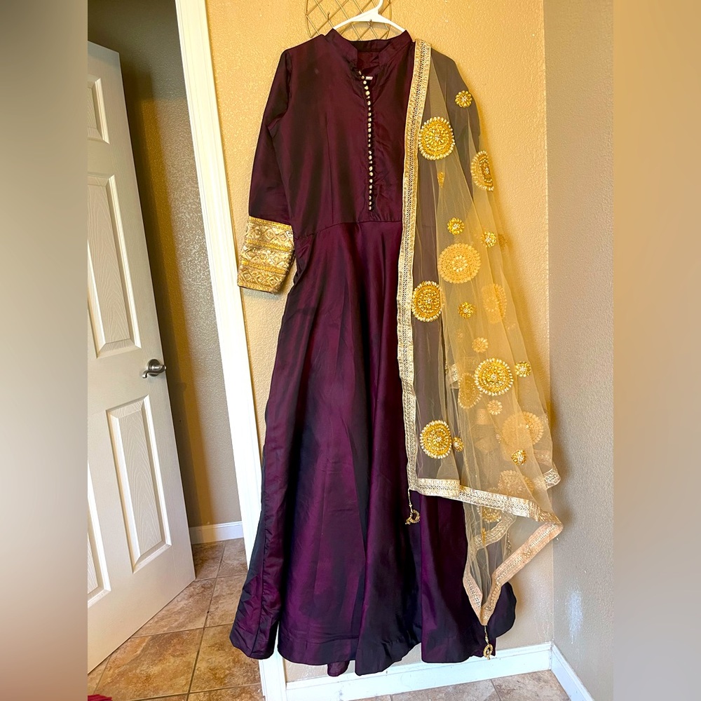 Silk material nd used but new one